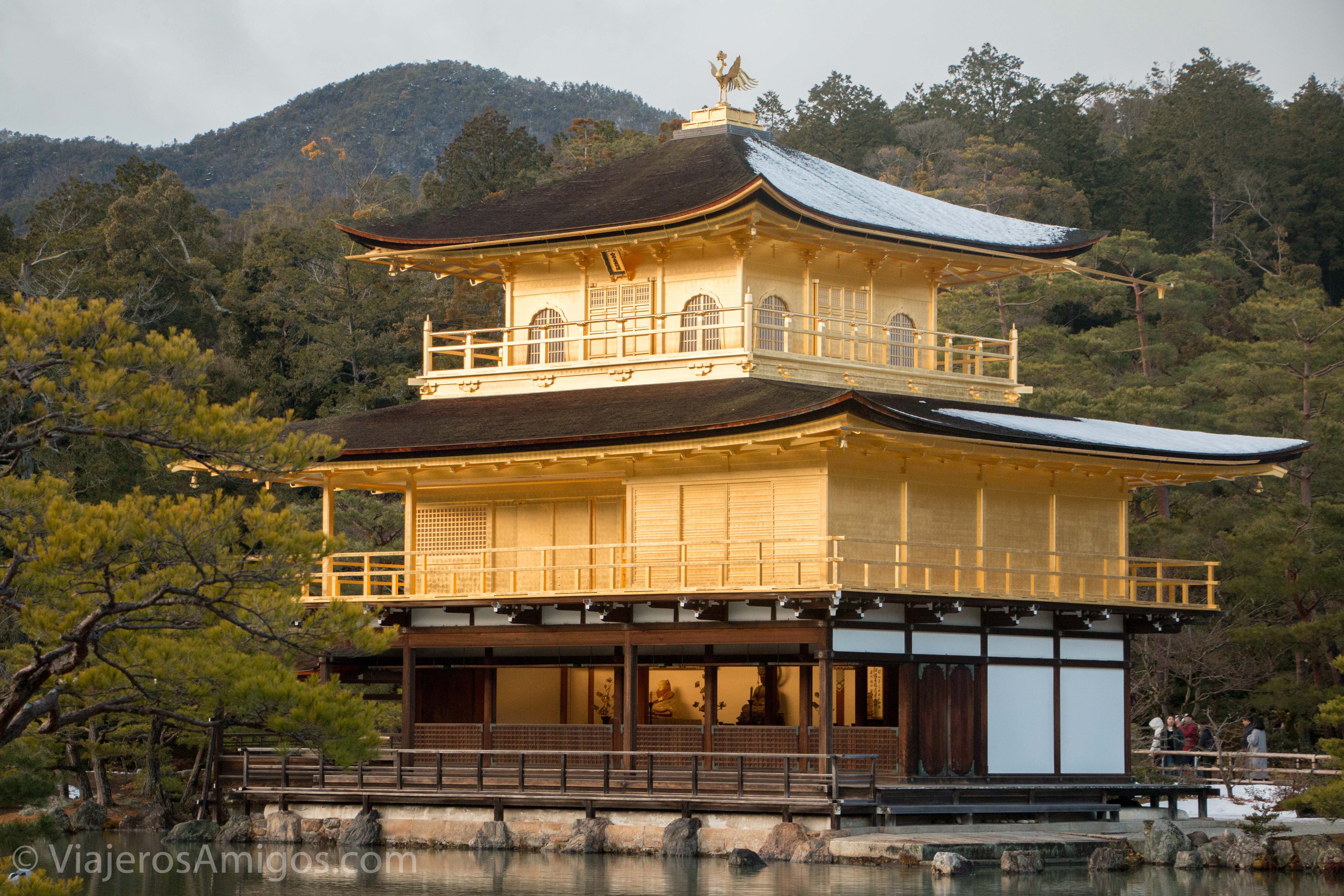kinkakuji temple closeup