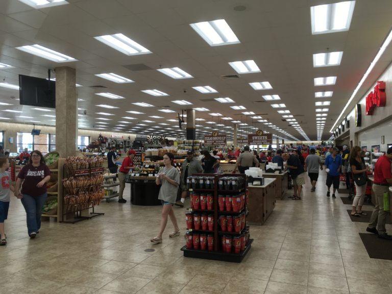 A Slice of Texas at Buc-ee’s - Viajeros. Amigos.